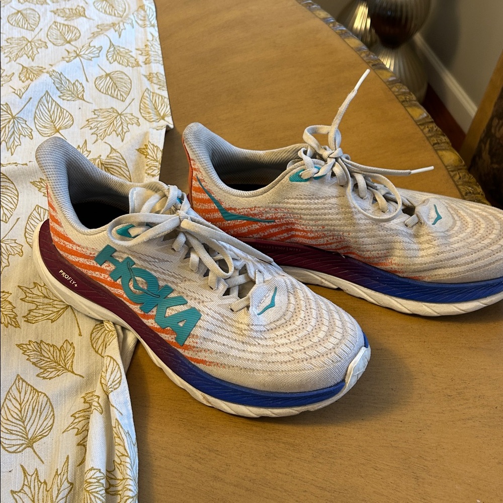 HOKA Mach 5 size 9 - Picture 2 of 8